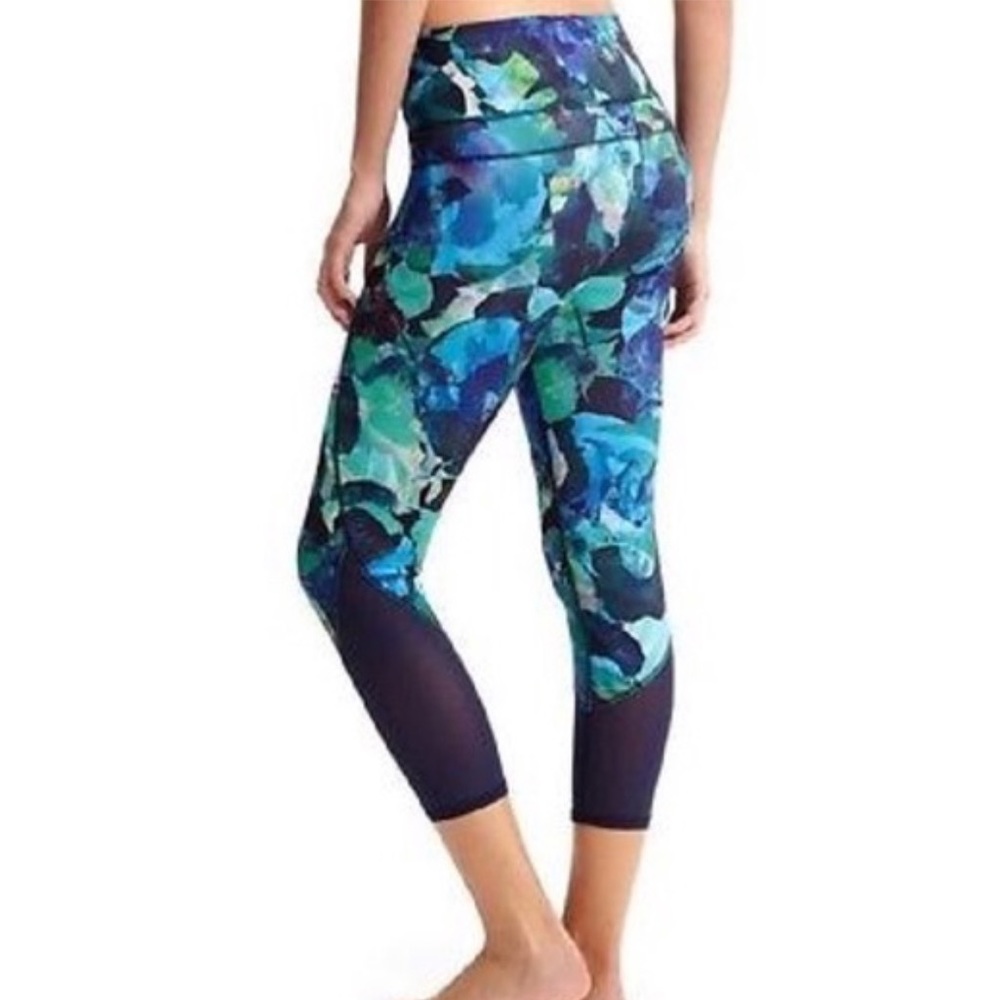 Athleta Chaturanga Mystique Caspian Capri Leggings